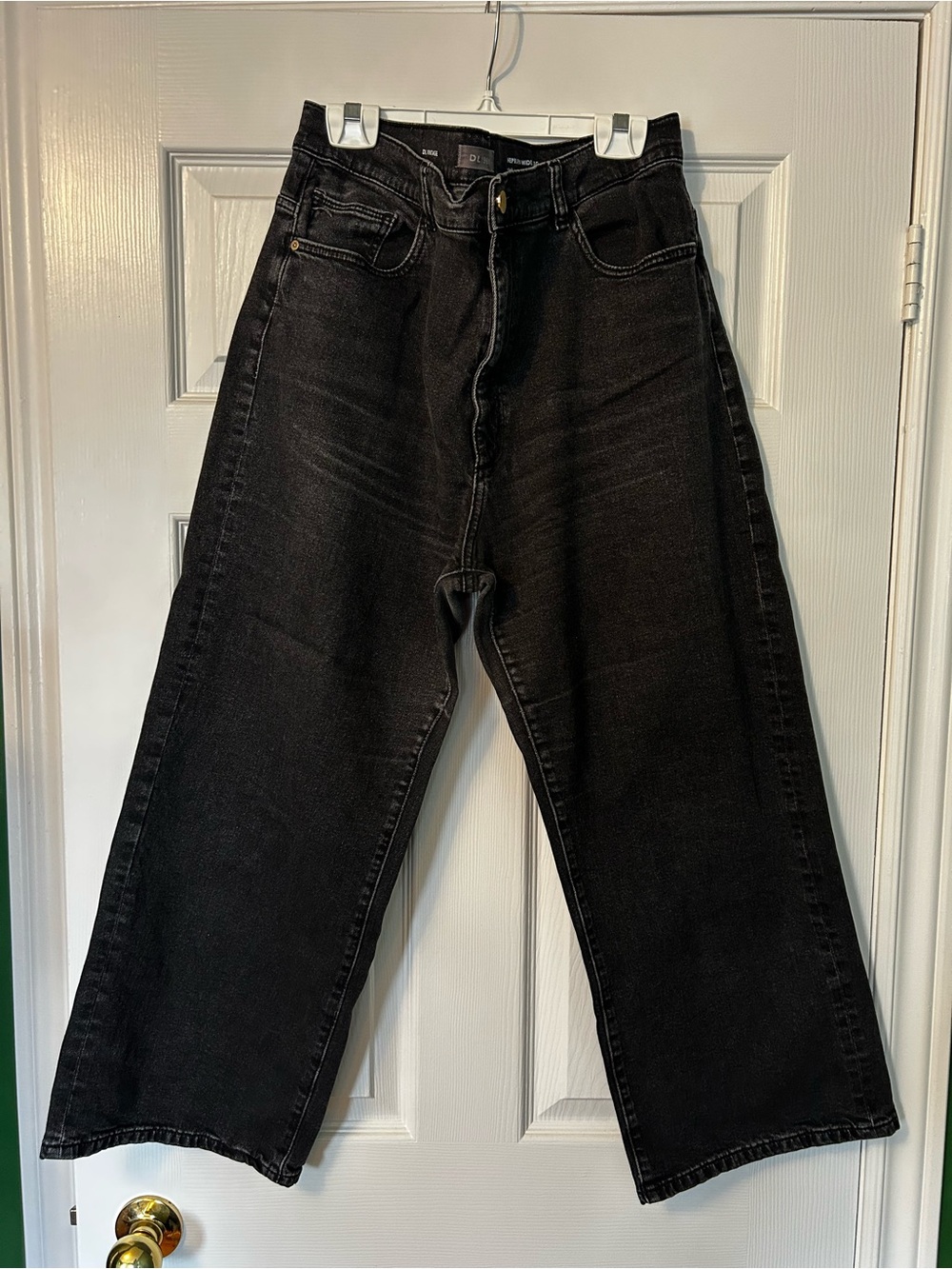 DL1961 Hepburn Cropped Black Wide-Leg Jeans - size 33/16 women’s